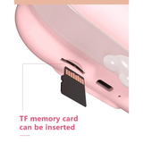 Slot de carte mémoire TF sur un appareil photo enfant 9 ans de couleur rose